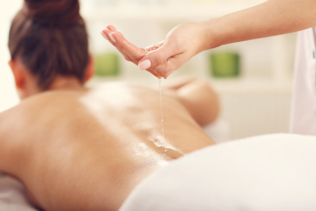 Aromaölmassage - Physiotherapie - Wellnessbehandlung
